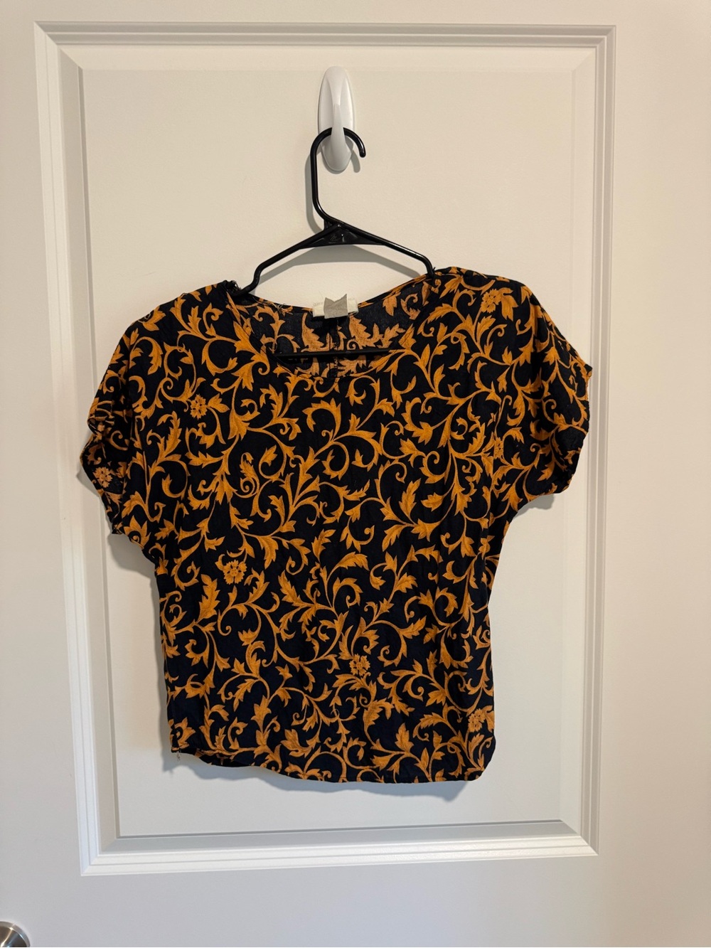 First Choice Black and Briwn Scroll-Print Short Sleeve Tee